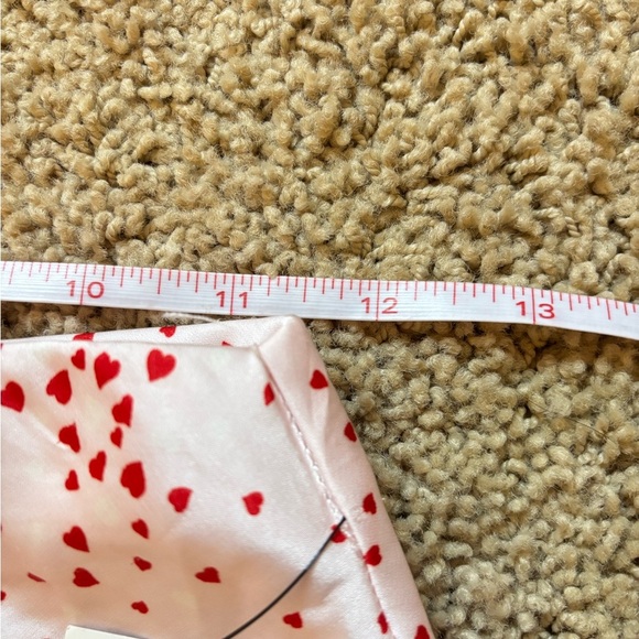 Francesca’s Naomi Heart Print Satin Midi Skirt | Size XS | NWT - Picture 5 of 9